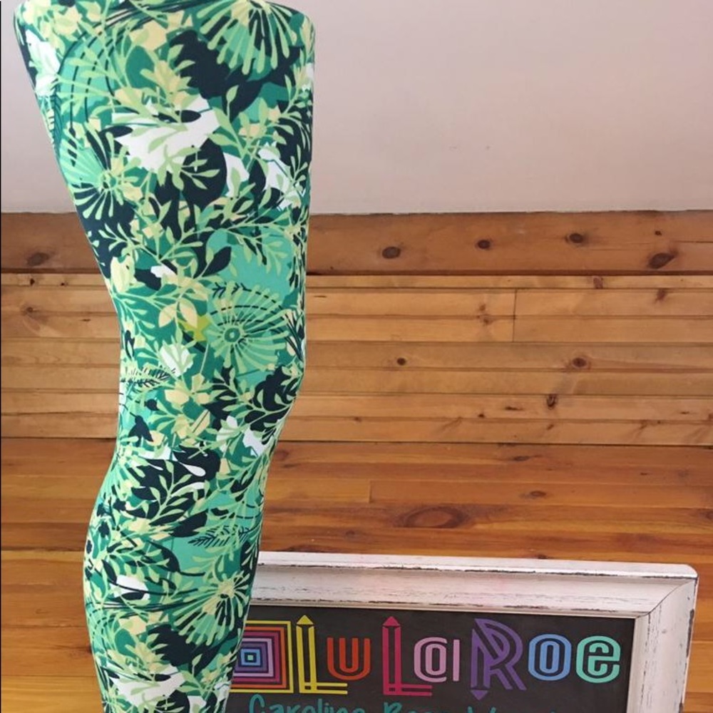 NWT OS Leggings